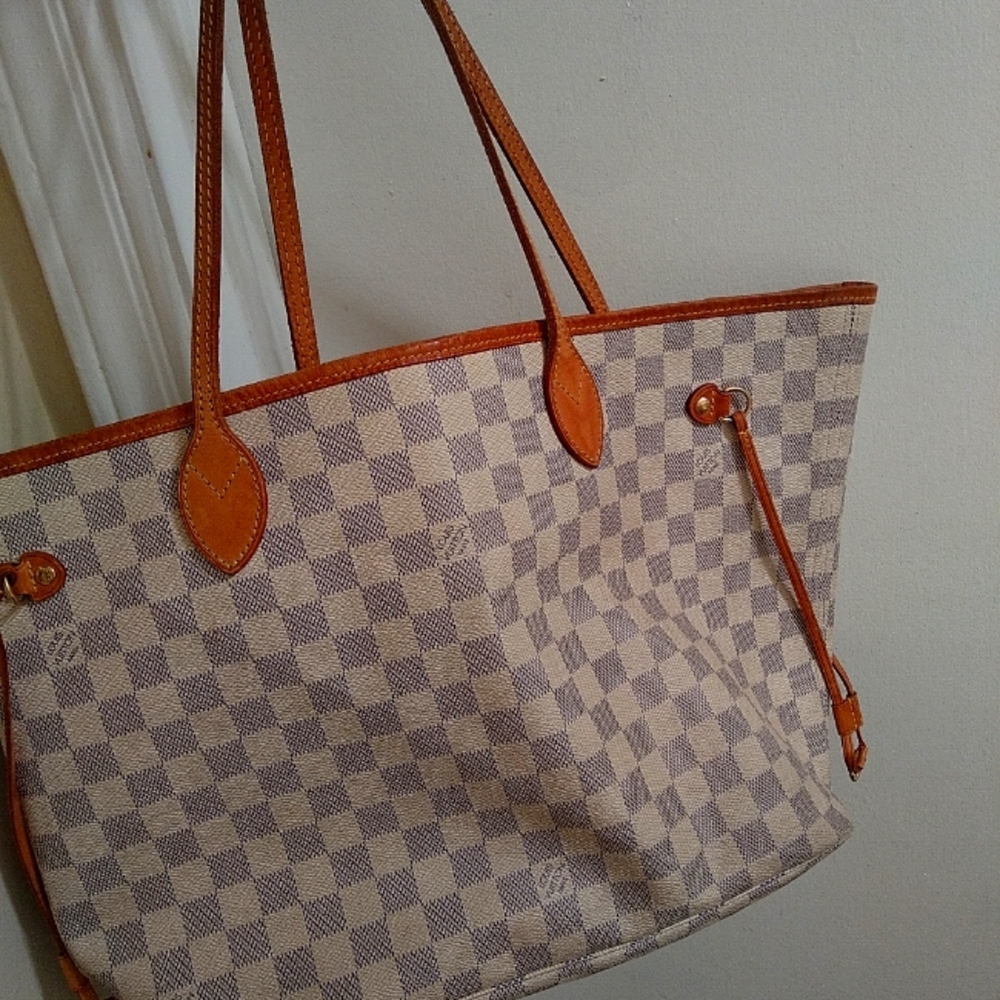 Authentic Louis Vuitton MM design